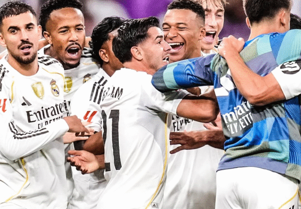 Kylian Mbappe dan Jude Bellingham merayakan kemenangan Real Madrid atas Barcelona di El Clasico 2025.