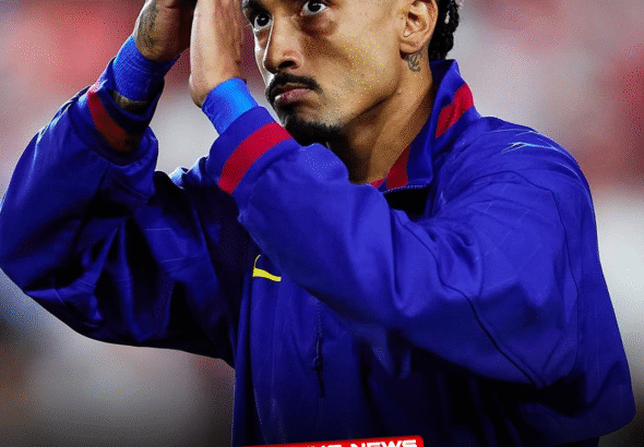 Raphinha mengalami cedera hamstring kambuh saat latihan bersama Barcelona.